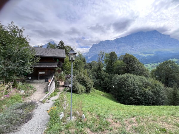 Idyllisch gelegenes Zweifamilienhaus in Grindelwald 13
