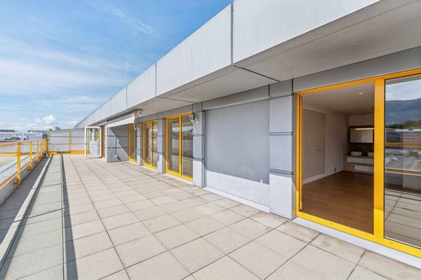 EN EXCLUSIVITÉ ! Magnifique loft en attique de 4 pièces avec terrasse de plus de 80 m² 5