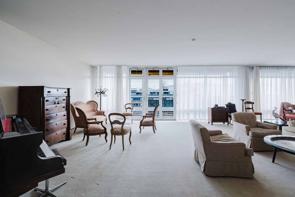 Vaste appartement de 7 pièces au dernier étage - Budé 6
