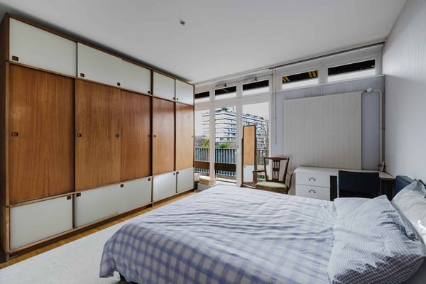 Vaste appartement de 7 pièces au dernier étage - Budé 11