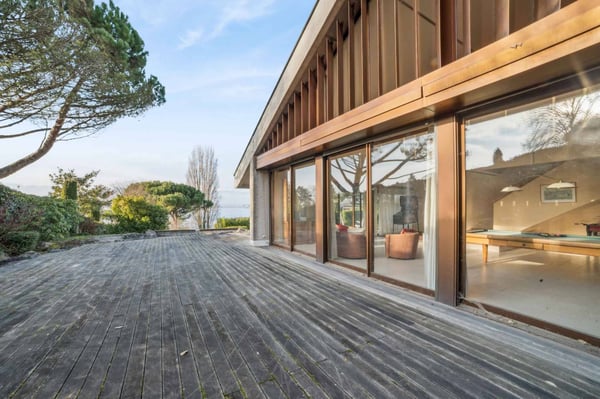 Villa d'architecte avec belle vue et accès privatif au lac 9