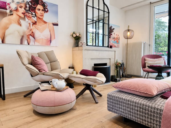 En exclusivité : Elégant appartement traversant de 3 pièces rénové avec balcons 4