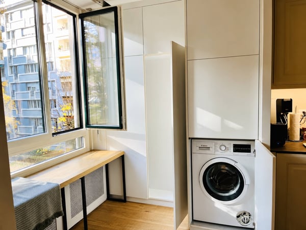 En exclusivité : Elégant appartement traversant de 3 pièces rénové avec balcons 12
