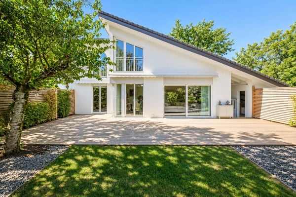 En exclusivité ! Belle maison mitoyenne dans un écrin de verdure 6