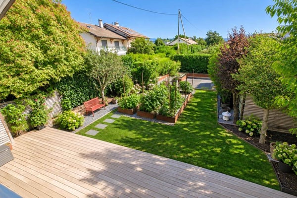 En exclusivité ! Belle maison mitoyenne dans un écrin de verdure 9