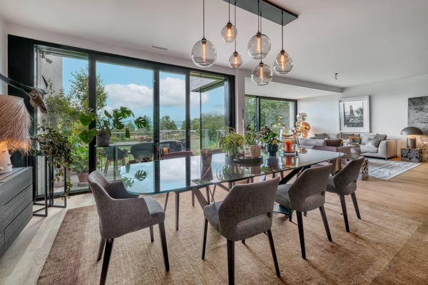 EN EXCLUSIVITÉ - duplex de 5 chambres avec terrasses, jardins et vue lac 2
