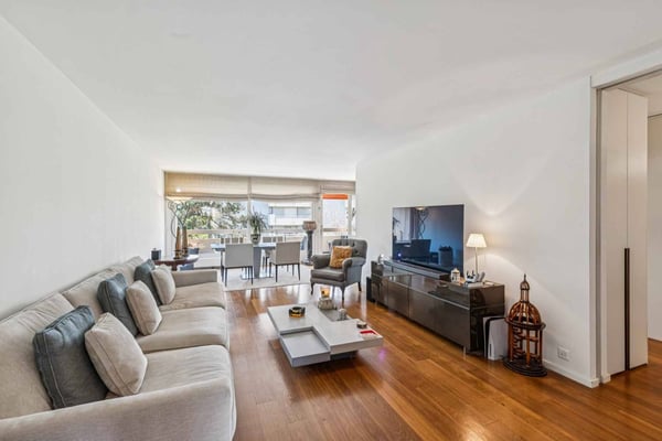 En exclusivité ! Bel appartement traversant en étage élevé 2