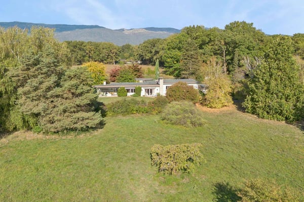 En exclusivité : Villa individuelle sur une vaste parcelle de plus de 8'000 m² 10