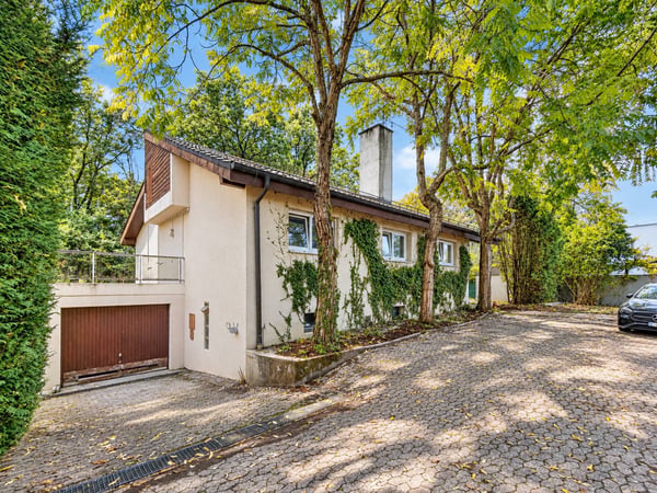 Deux villas à rénover sises sur une parcelle de plus de 2'100 m² 3