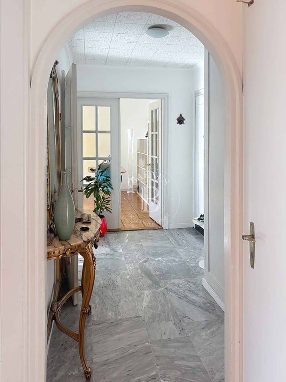Bel appartement de 2 pièces en étage élevé au coeur de Champel 2