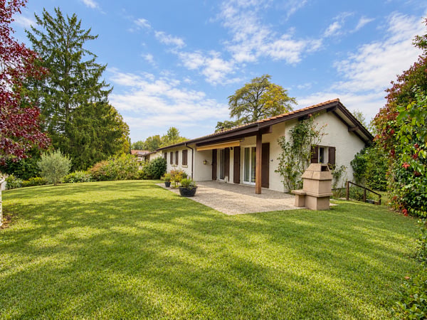 Villa familiale de plain-pied, à rénover, au calme 1