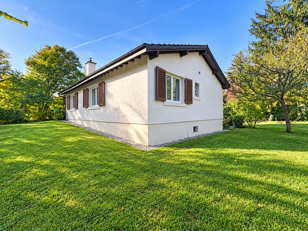 Villa familiale de plain-pied, à rénover, au calme 10