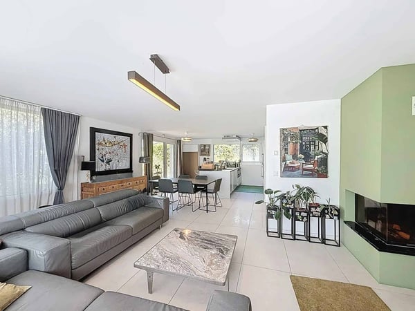 AU COEUR DE NYON - Agréable maison avec 4 chambres 1