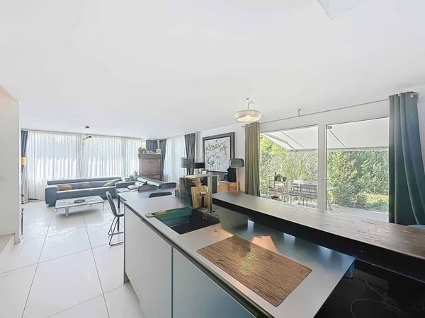 AU COEUR DE NYON - Agréable maison avec 4 chambres 2