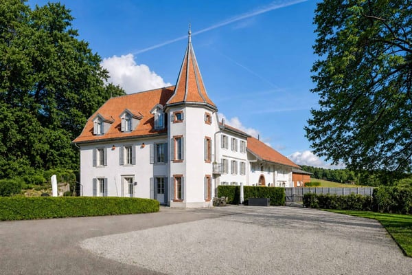 Une vie de château au coeur de la nature avec vue sur le lac