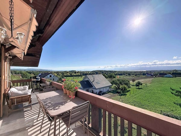 Duplex de Standing avec vue sur le Lac et les Alpes 13