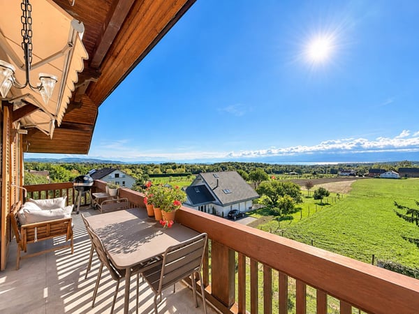 Duplex de Standing avec vue sur le Lac et les Alpes 10