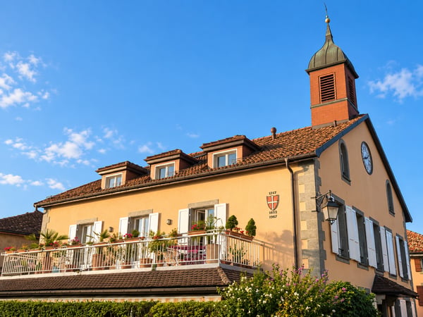 Appartement de caractère dans un bâtiment du XVIIe siècle Crans 2
