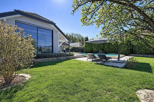 Villa d'exception avec piscine à débordement 3