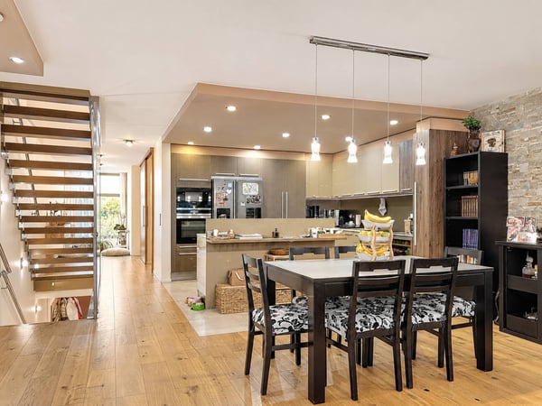 Villa mitoyenne aux volumes généreux avec studio indépendant 3