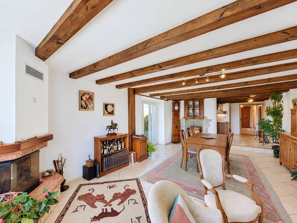 Une maison de caractère pleine d'âme au cur de Colombier 7