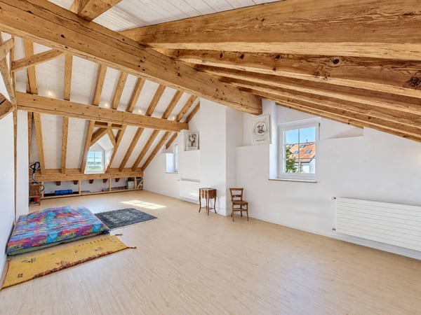 Une maison de caractère pleine dâme au cur de Colombier 13