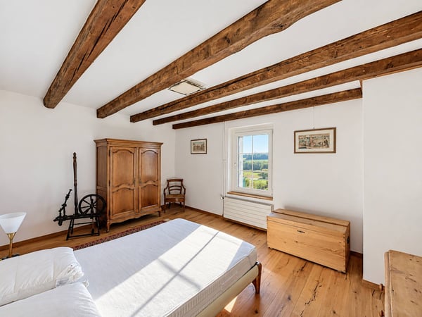 Une maison de caractère pleine dâme au cur de Colombier 10