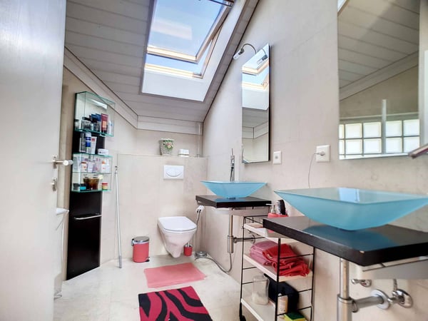 Duplex avec jardin attenant à l'International School of Lausanne (Rendement 1%) 11