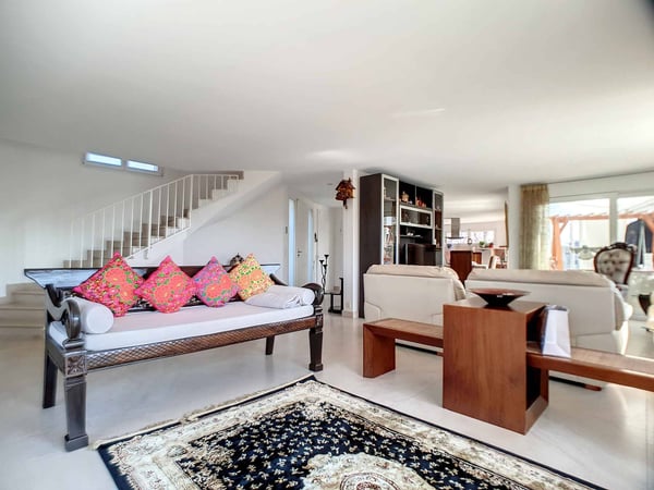 Duplex avec jardin attenant à l'International School of Lausanne (Rendement 1%) 2