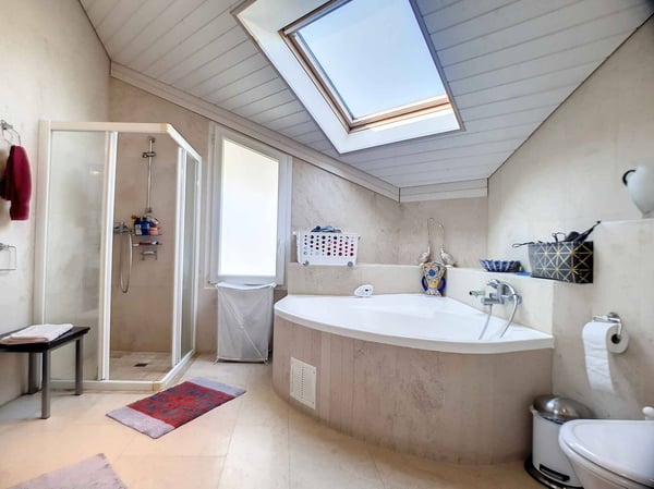 Villa d'exception : deux logements attenants à l'ISL 10