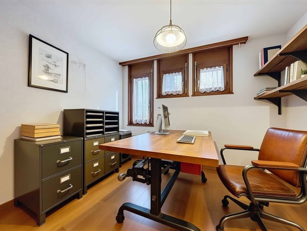 Villa contiguë avec potentiel au cadre résidentiel et familial 5