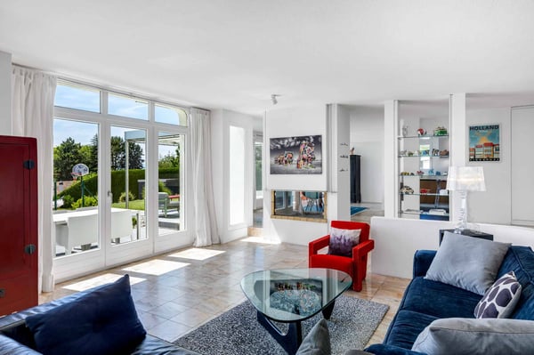 Villa individuelle de 325 m2 avec une belle vue sur le lac et les montagnes 2