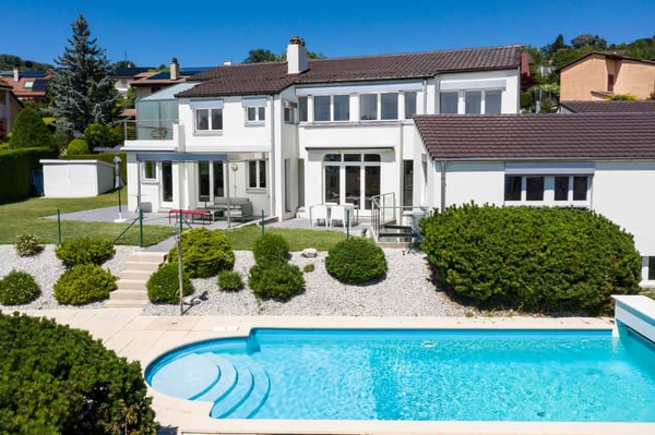 Villa individuelle de 325 m2 avec une belle vue sur le lac et les montagnes 1