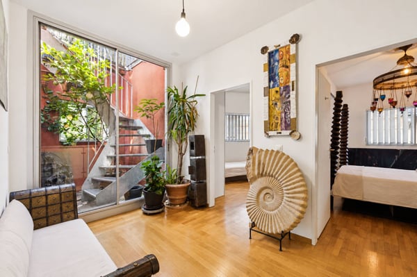 Opportunité rare : Loft avec rooftop au centre-ville 6
