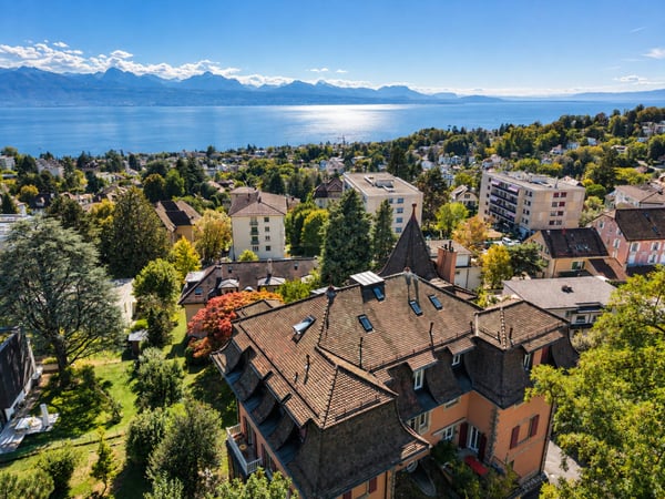 4.5 pièces de caractère dans une demeure du début du XXe siècle, face au lac 12