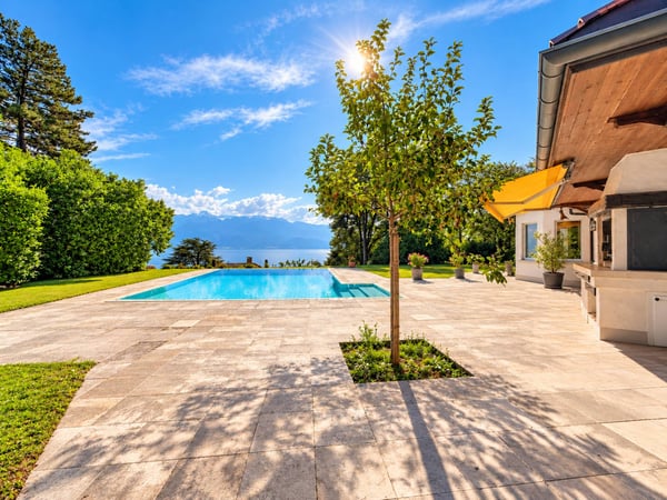 Élégante demeure avec vue panoramique sur le lac et les vignobles du Lavaux 2