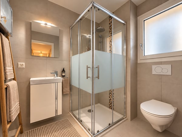 Villa contemporaine avec piscine et jardin privatif 12