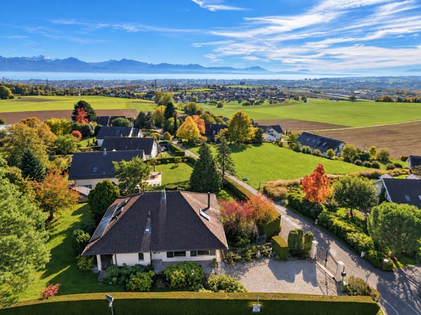 Propriété de Maître à la vue sur le Léman et le Jura 3