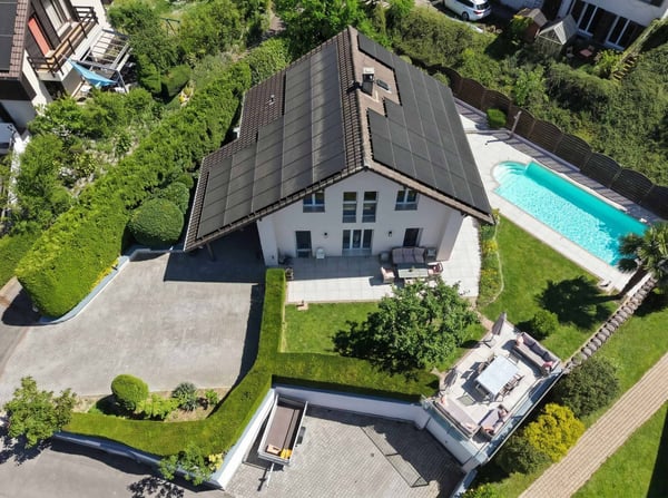 Villa individuelle avec piscine dans quartier résidentiel 2