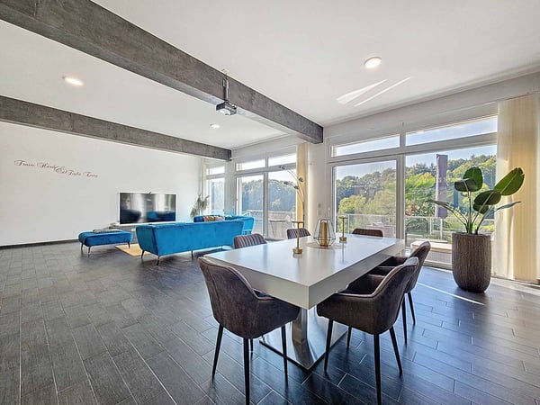 Maison contiguë de 5.5 pièces avec jardin et vignes 2