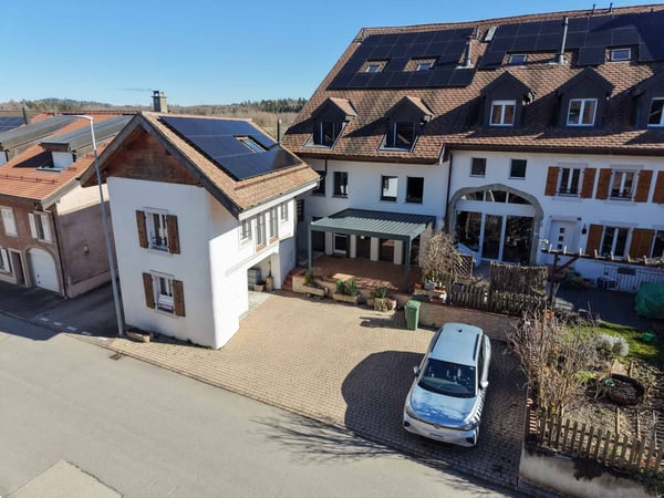 Maison de caractère rénovée avec studio indépendant et espaces généreux 1