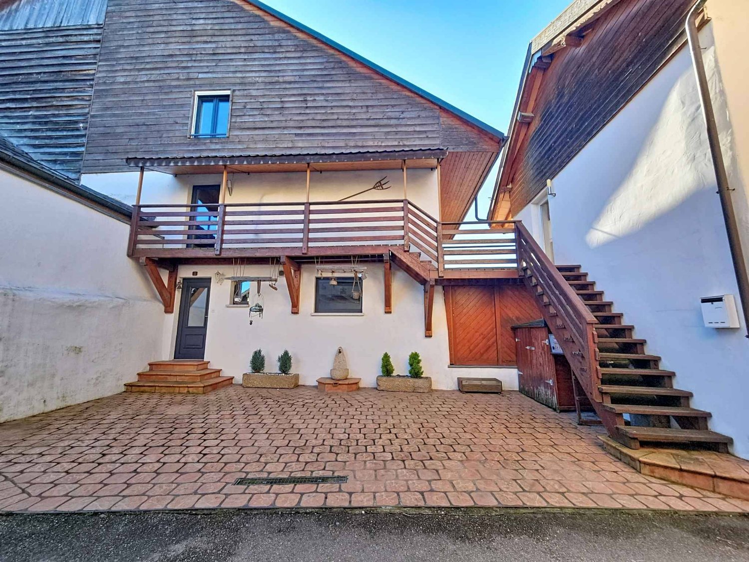 Immobilie in Valeyres-sous-ursins - Maison de caractère rénovée avec studio indépendant et espaces généreux - Bild 10