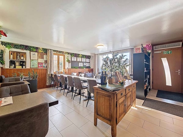 Immeuble d'habitation avec café-restaurant au coeur de la Broye 3