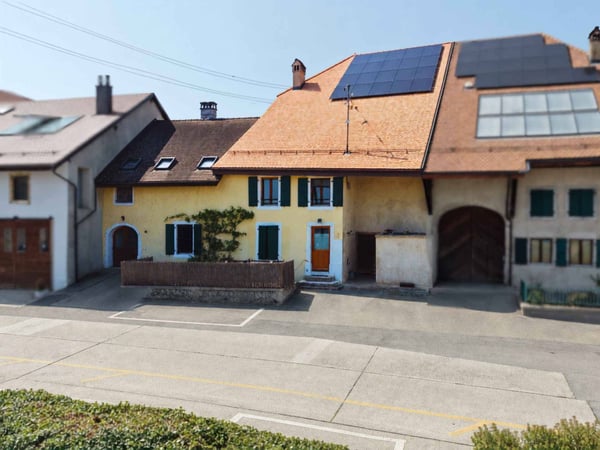Maison villageoise avec deux appartements au coeur de Rances 2