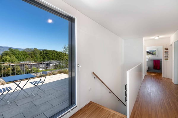 VILLA CONTEMPORAINE MINERGIE DANS UN ENVIRONNEMENT PRIVILÉGIÉ 11