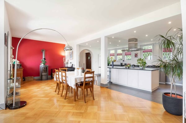 Magnifique maison de trois appartements avec vue lac, proche du centre-ville ! 7