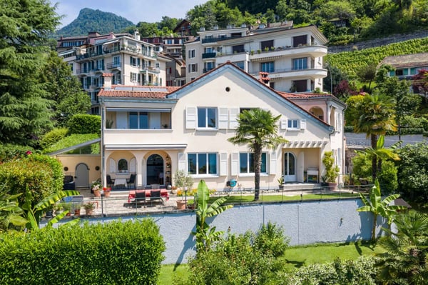 Magnifique maison de trois appartements avec vue lac, proche du centre-ville ! 1