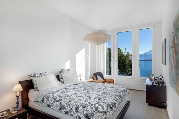 PIEDS DANS L'EAU ! SPACIEUX APPARTEMENT PROCHE DE TOUTES LES COMMODITÉS. 9