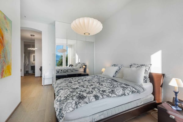 PIEDS DANS L'EAU ! SPACIEUX APPARTEMENT PROCHE DE TOUTES LES COMMODITÉS. 10