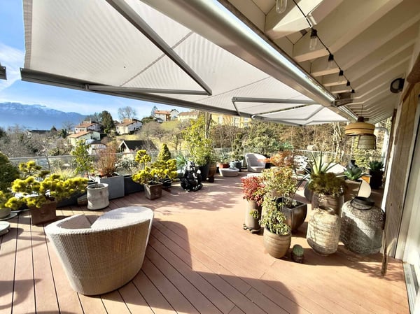 Magnifique attique en duplex avec vue imprenable sur le lac 3